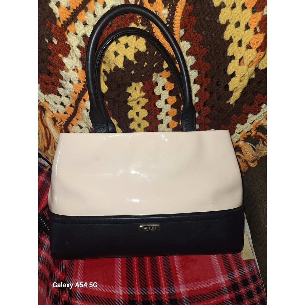 26. Kate Spade New York Bow Patent Leather Tote Cream Black Colorblock Handbag - Picture 2 of 8